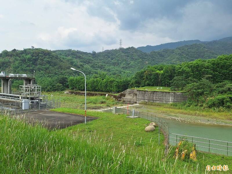 南投縣竹山鎮的桶頭攔河堰,攔蓄清水溪水源供應雲林湖山水庫調節運用。(記者張協昇攝) 南投縣竹山鎮的桶頭攔河堰,攔蓄清水溪水源供應雲林湖山水庫調節運用。(記者張協昇攝)