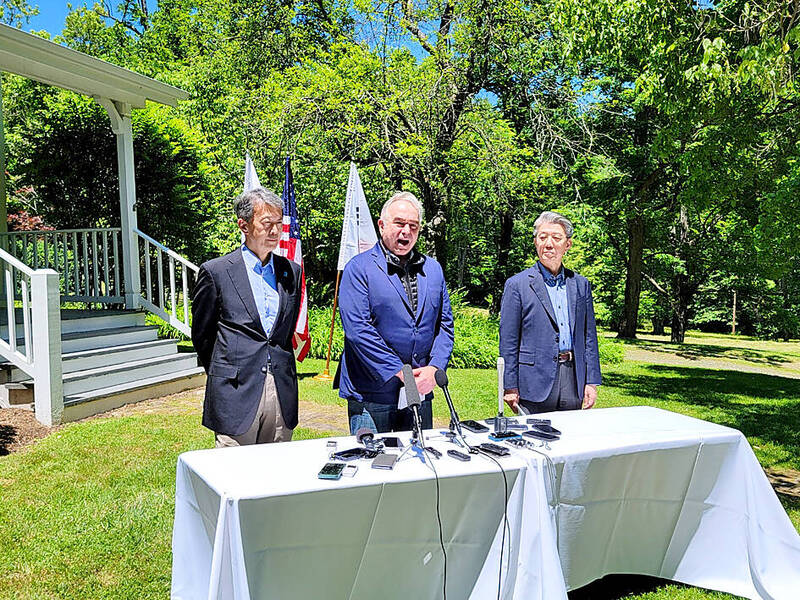 US Deputy Secretary of State Kurt Campbell, center, speaks to reporters before a meeting with Japanese Vice Minister of Foreign Affairs Masataka Okano, left, and South Korean Vice Minister of Foreign Affairs Kim Hong-kyun at Iron Bell Farm in Washington, Virginia, on Friday.
Photo: EPA-EFE