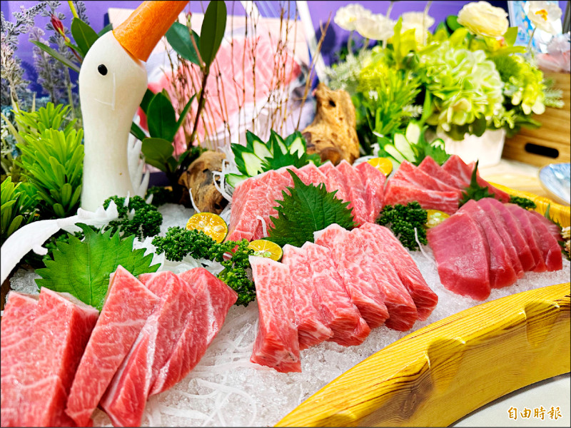 黑鮪魚正當時。
(記者楊媛婷攝) 黑鮪魚正當時。
(記者楊媛婷攝)
