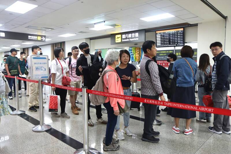 端午連假來臨，松山機場旅客情況。（民航局提供）