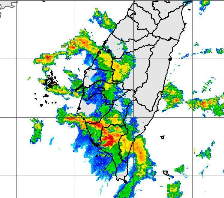 氣象署針對屏東縣發布大雷雨即時訊息。（圖擷取自中央氣象署）