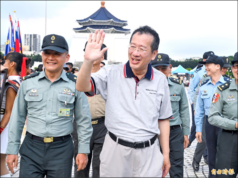 顧立雄︰海鯤號先通過海試 後7艘預算才動支 - 政治 - 自由時報電子報