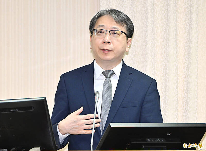 
National Security Bureau Director-General Tsai Ming-yen speaks at a meeting of the legislature’s Foreign Affairs and National Defense Committee in Taipei yesterday.
Photo: Tien Yu-hua, Taipei Times