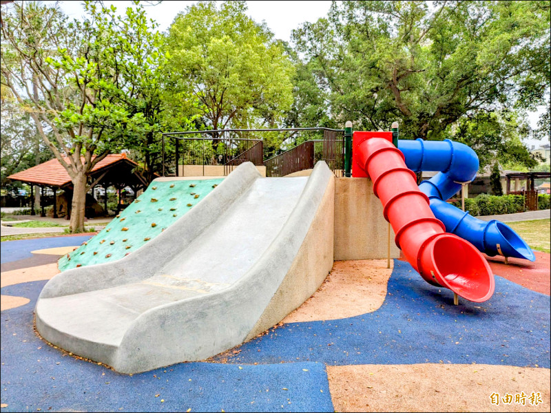 南投市公所獲中央挹注二一○○萬元,將在市區中山公園等六處公園,新增親水或親子共融設施。(記者劉濱銓攝) 南投市公所獲中央挹注二一○○萬元,將在市區中山公園等六處公園,新增親水或親子共融設施。(記者劉濱銓攝)