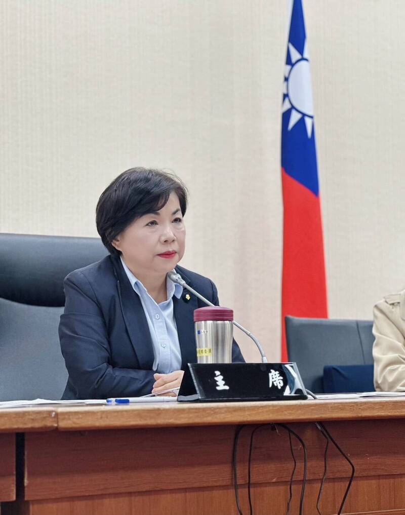 立法院經濟委員會今通過成立「有關進口雞蛋執行情形調查專案小組」,主持會議的國民黨立委楊瓊瓔強調,進口雞蛋專案花了約10億元,「民代也有責任給人民真相」。(楊瓊瓔辦公室提供) 立法院經濟委員會今通過成立「有關進口雞蛋執行情形調查專案小組」,主持會議的國民黨立委楊瓊瓔強調,進口雞蛋專案花了約10億元,「民代也有責任給人民真相」。(楊瓊瓔辦公室提供)
