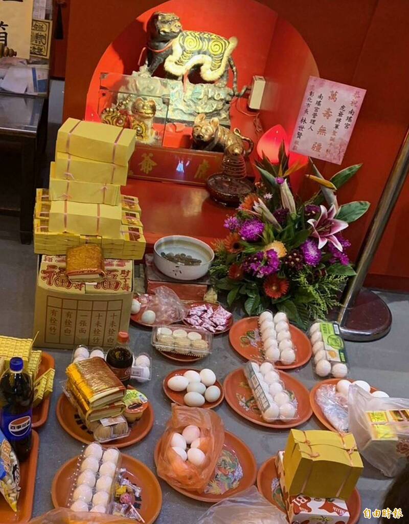 虎爺誕辰案前堆滿生雞蛋 廖大乙驚呼：拜錯了難怪不發財