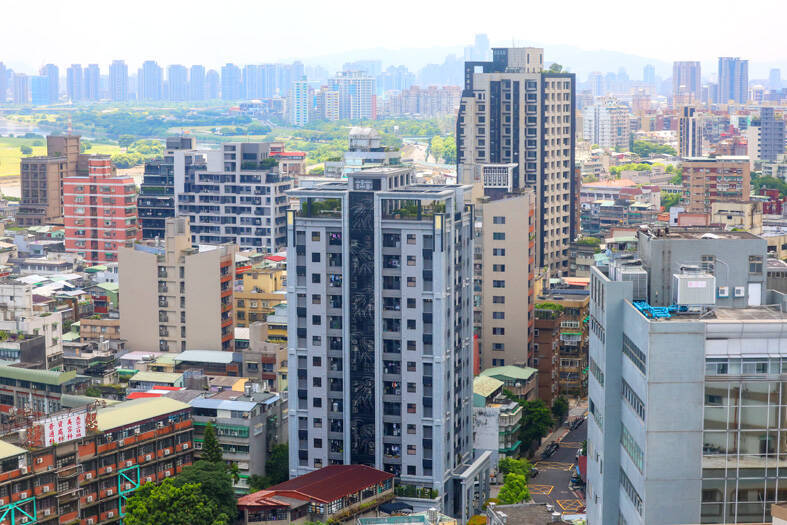 Buildings in Taipei’s Zhongzheng District are pictured yesterday.
Photo: CNA Buildings in Taipei’s Zhongzheng District are pictured yesterday.
Photo: CNA