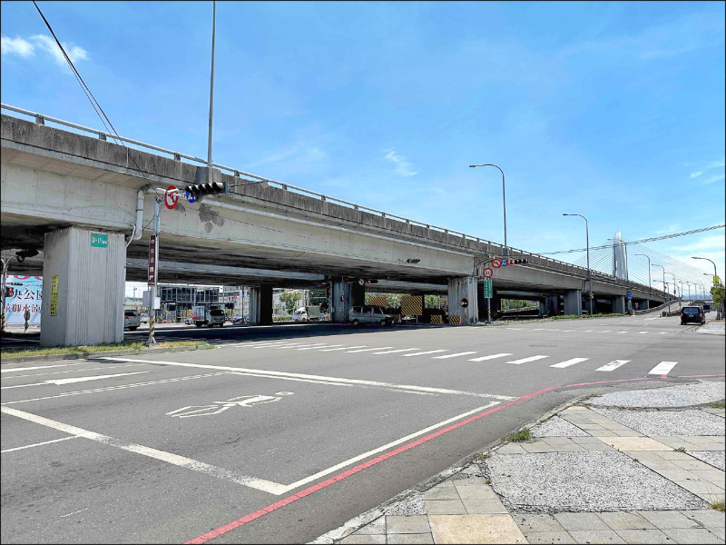 中部7縣市萬安演習22日登場 ，演習期間平面道路車輛管制停靠路邊。（台中市交通局提供）
