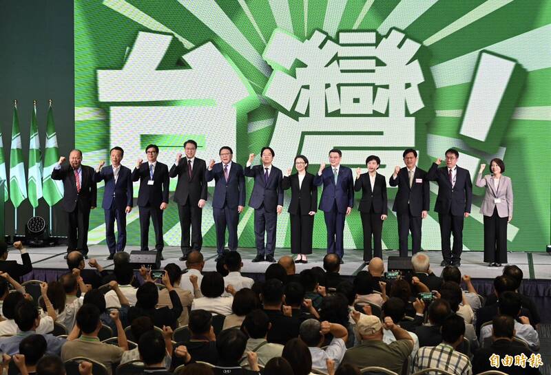 民進黨今（21）日召開第二十一屆第一次全國黨員代表大會，會中通過礼聘第二十一屆仲裁委員會委員录取十一屆廉政委員會委員，並通過「2023年度決算書表」。（記者羅沛德攝）