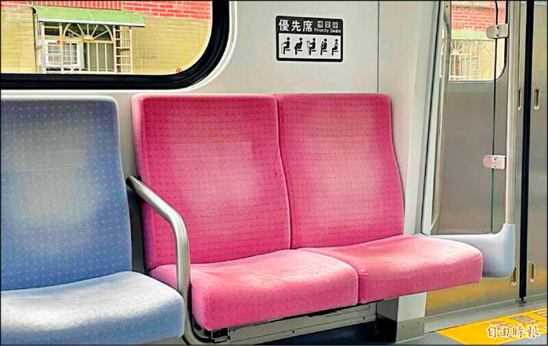 衛福部參考其他國家作法,研擬修法將「博愛座」改名為「優先席」。 (資料照) 衛福部參考其他國家作法,研擬修法將「博愛座」改名為「優先席」。 (資料照)
