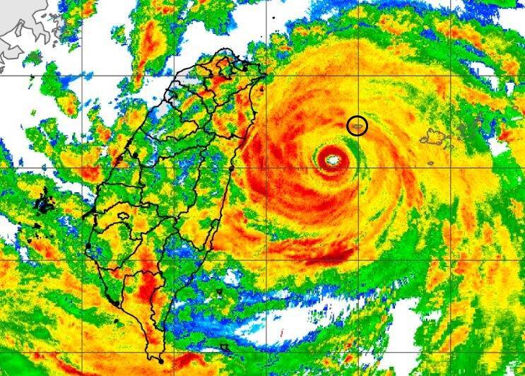 日本與那國島現位於凱米颱風十級風暴風半徑內，根據日本氣象廳觀測顯示，與那國島風力達12級風，陣風近16級。（圖擷自中央氣象署）