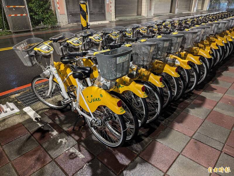 台北市共享機車、YouBike及公車，將自26日0時起陸續恢復正常營運。（資料照，記者林承鴻攝）