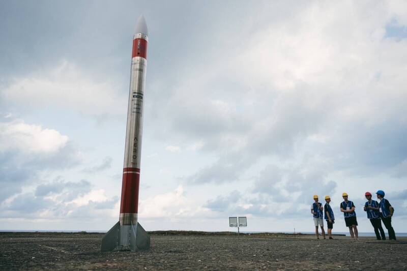 淡江大學航空太空工程學系研製的「淡江一型」火箭，去年6月在屏東旭海試射成功。（淡江大學提供）