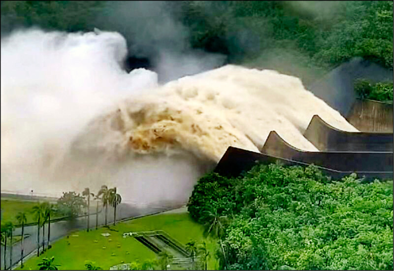 南部山區總雨量 上修至2200毫米