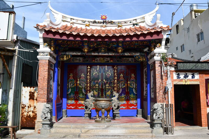 2016年鹿港鳳山寺遭遇火災，毀損嚴重，歷經8年，今年終於修復完工。（圖縣府提供）