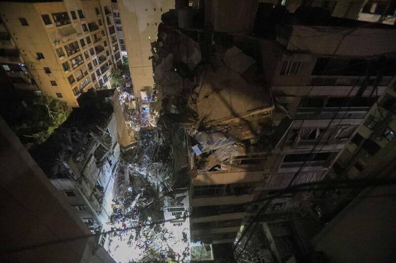 以國軍方30日晚間針對黎巴嫩首都貝魯特南部郊區進行空襲報復,並宣稱此次行動擊斃真主黨指揮官蘇克爾。(法新社) 以國軍方30日晚間針對黎巴嫩首都貝魯特南部郊區進行空襲報復,並宣稱此次行動擊斃真主黨指揮官蘇克爾。(法新社)