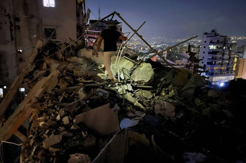 以軍除了擊斃真主黨指揮官蘇克爾,也造成黎巴嫩當地1名平民死亡、35人受傷。(美聯社) 以軍除了擊斃真主黨指揮官蘇克爾,也造成黎巴嫩當地1名平民死亡、35人受傷。(美聯社)