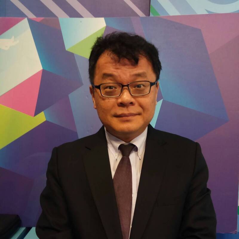 陳揮文近日爆料王鴻薇、李明賢上節目時替因涉貪被判刑停職的高虹安辯護喊冤,但攝影棚外卻變了一個人開始狂罵。(圖取自陳揮文臉書) 陳揮文近日爆料王鴻薇、李明賢上節目時替因涉貪被判刑停職的高虹安辯護喊冤,但攝影棚外卻變了一個人開始狂罵。(圖取自陳揮文臉書)