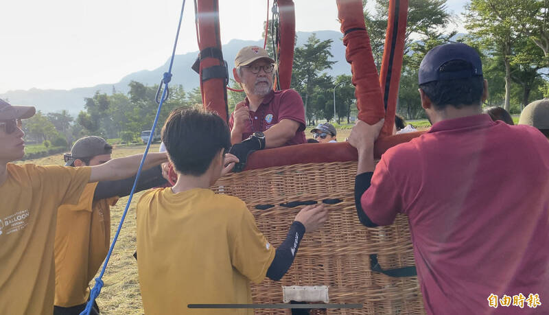 遠藤護年過六旬，仍熱愛飛行且技術高超。（記者劉人瑋攝）