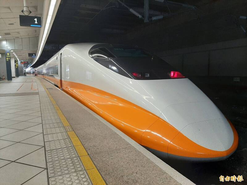 網友指出，有男子在自由座占位被列車長發現，當場要求補票及罰款。示意圖。（資料照）