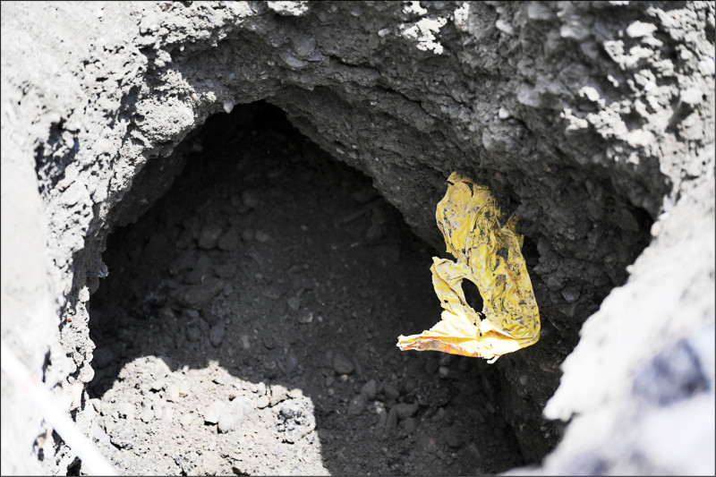 花蓮地震後恐在地底下形成空洞，日商巨設地工透視科技公司免費協助花蓮市區道路做健檢找出坑洞。（公所提供）