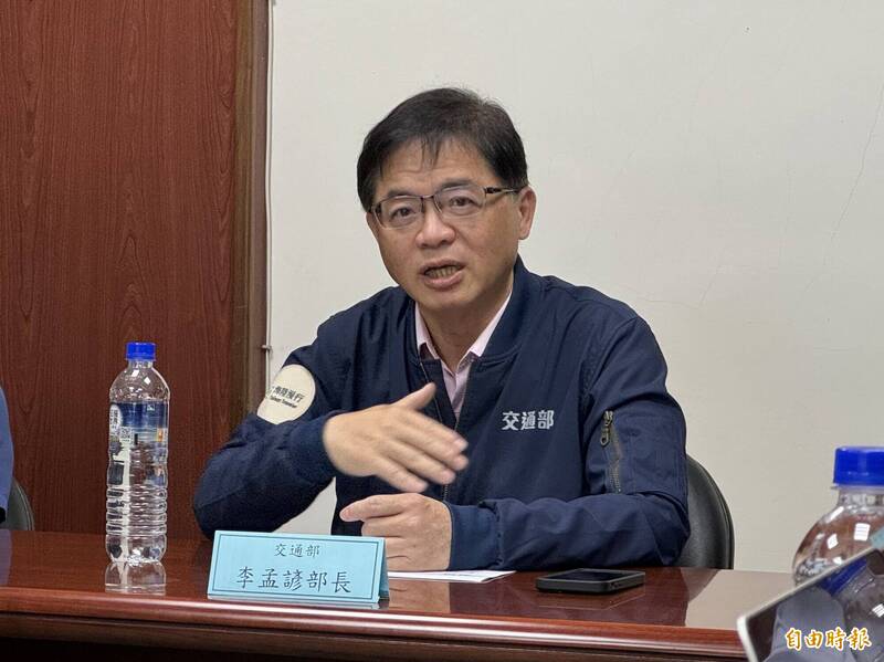 交通部長李孟諺19日遭PTT網友爆料，指其長期婚外情，李孟諺承認且請辭獲准。（記者蔡昀容攝）