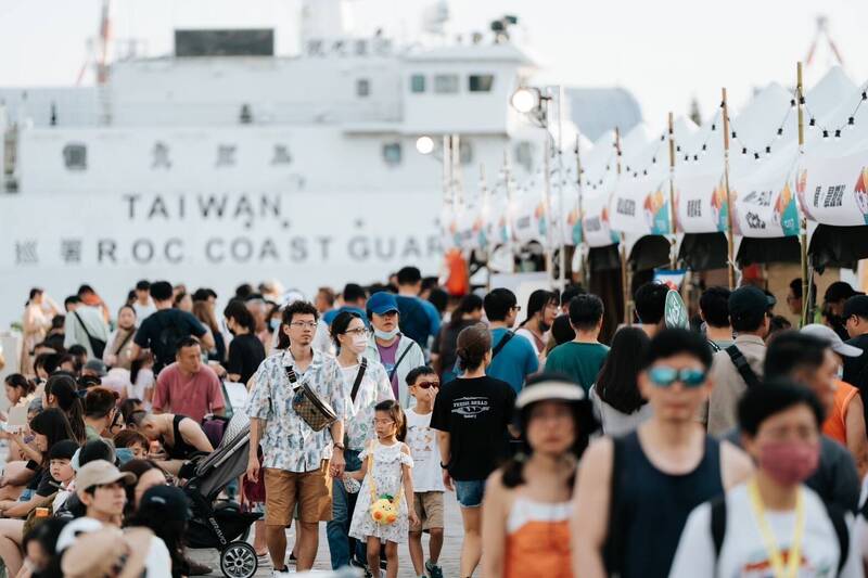 台日大港水果祭兩天共吸引十萬民眾參與。（行國處提供）