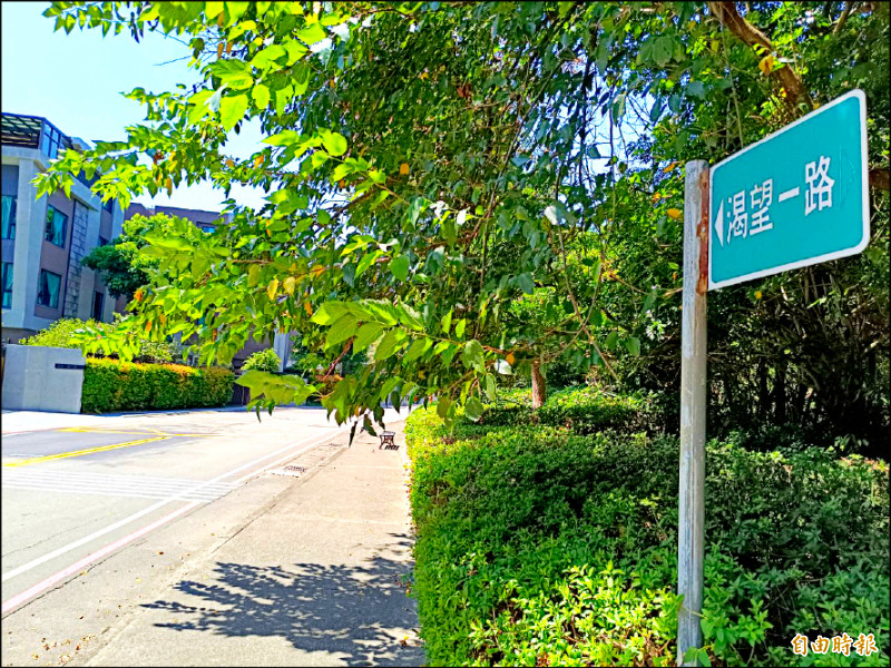 龍潭區渴望一路屬社區開放公設道路。（記者鄭淑婷攝）