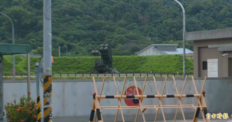 空軍林姓上尉闖進女幹部寢室，偷貼身內衣塞入自己褲檔，被記大過兩次汰除，法官判決他敗訴，圖為該部隊愛國者飛彈警戒畫面。（資料照）