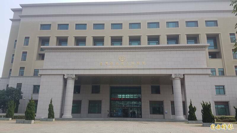 林姓男子在飛機上使用電子菸,嘉檢向法院聲請簡易判決。(記者丁偉杰攝) 林姓男子在飛機上使用電子菸,嘉檢向法院聲請簡易判決。(記者丁偉杰攝)