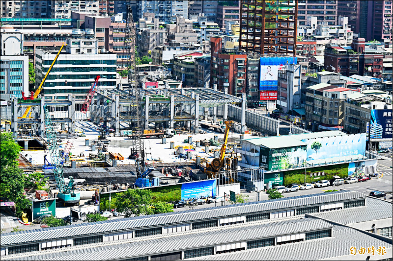 前台北市長柯文哲涉京華城容積案遭羈押禁見，京華城後續是否停工，備受關注。（資料照，記者田裕華攝）