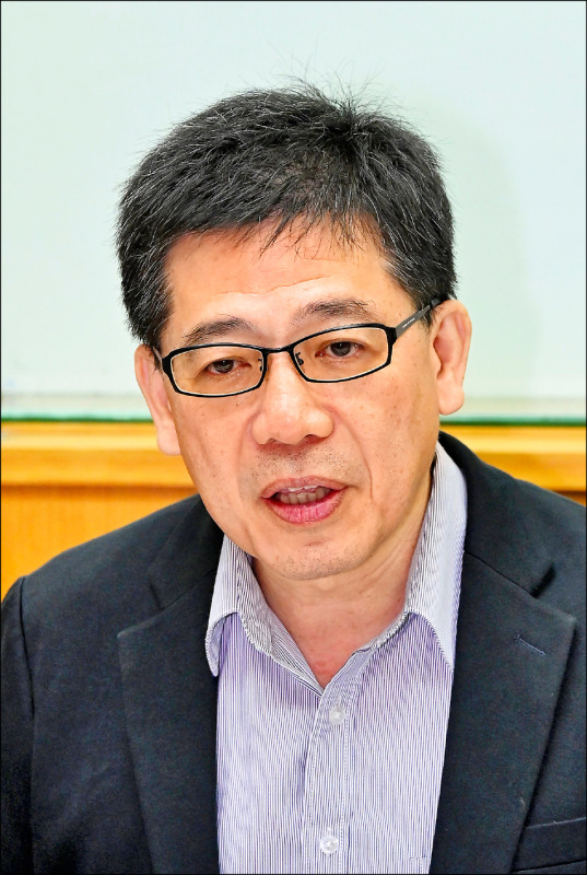 民眾黨主席柯文哲涉京華城弊案遭羈押禁見，民眾黨前秘書長謝立功基於刑事法理論，提出認罪協商的概念籲柯調整訴訟策略，卻遭部分支持者不滿，也被民眾黨中評會立案調查。（資料照）