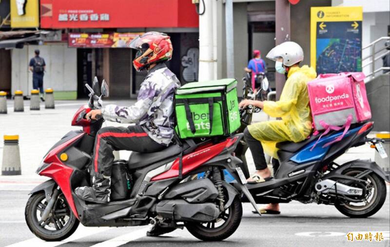 1名網友好奇詢問，大家使用外送或叫車平台時，習慣用本名還是假名。（資料照）