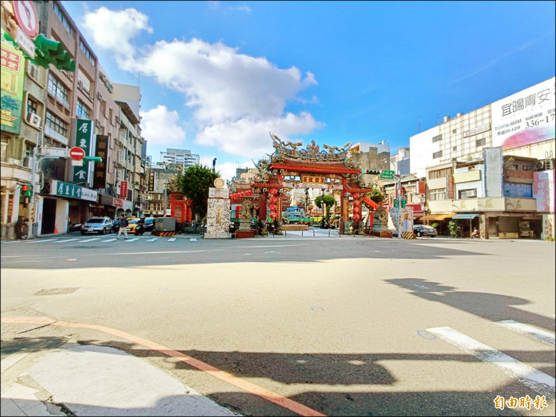 桃市府推動舊城區改造計畫，景福宮周邊人行環境改善工程將於十八日起動工，預計明年農曆年前完成。（記者鄭淑婷攝）