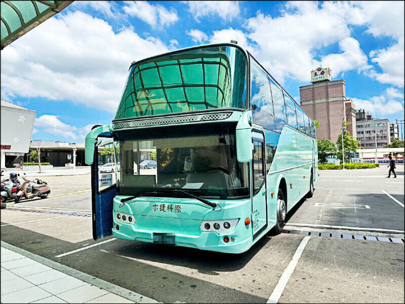 亦捷接手新竹客運苗栗12條路線 「苗栗縣敬老愛心卡」也無縫接軌