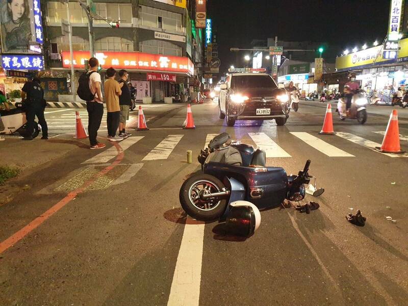 女騎士遭右轉車輾斃 南市議員促車向分流而非車種分流