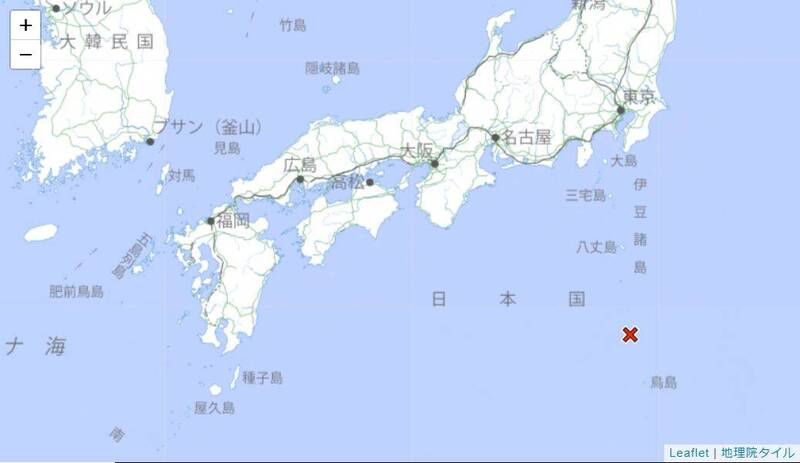 日本伊豆群島的鳥島近海今上午發生規模5.9地震，震源深度僅10公里，日本氣象廳也針對小笠原群島、伊豆群島發布海嘯注意警報。（圖擷自日本氣象廳）