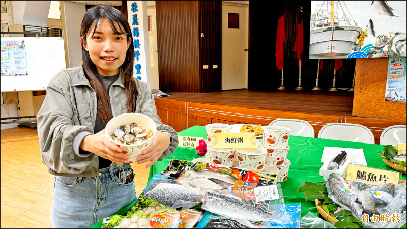 台南鱻漁節推出1000碗海產粥免費品嘗。（記者楊金城攝）