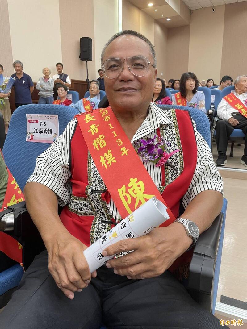 66歲陳正貴是原住民，於航警局服務負責緝毒工作，另他印象最深刻的是1999年破獲模具藏毒案，起出60塊、重達21公斤高純度海洛因磚，有效打擊犯罪。（記者謝武雄攝）