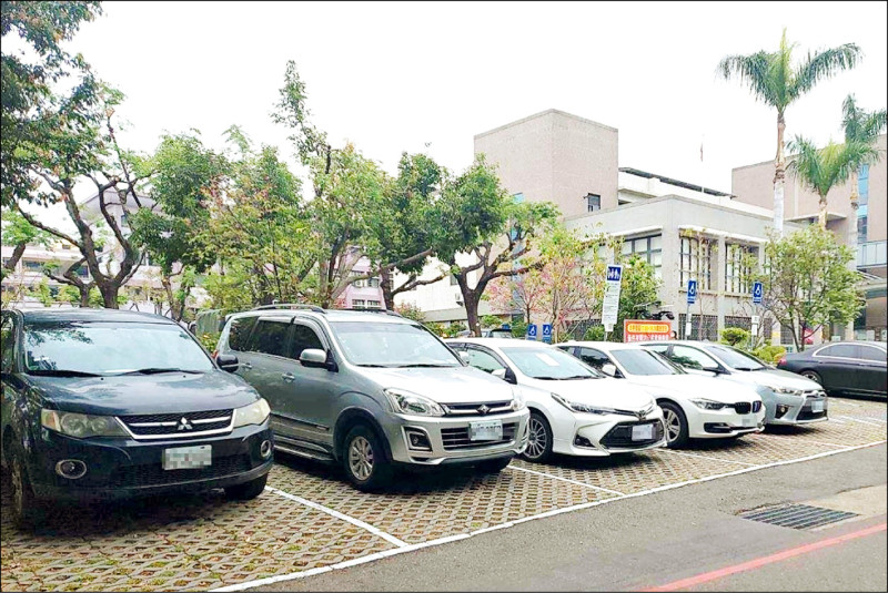 解決民眾停車位不足之苦，市府再釋出5機關、218個汽車停車格，開放共享停車。（台中市府提供）