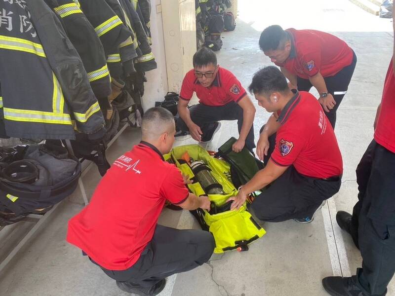 嘉義市消防局追加中央補助款預算，將採購汰舊換新消防員救災裝備。（嘉義市消防局提供）