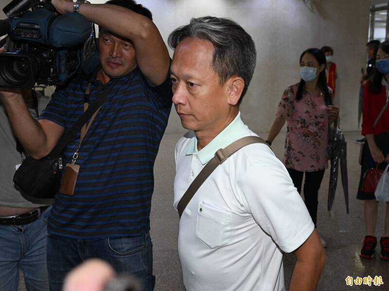 京华城案检廉今(8日)传唤10名证人,下午2时移交北检复讯。(记者陈逸宽摄) 京华城案检廉今(8日)传唤10名证人,下午2时移交北检复讯。(记者陈逸宽摄)