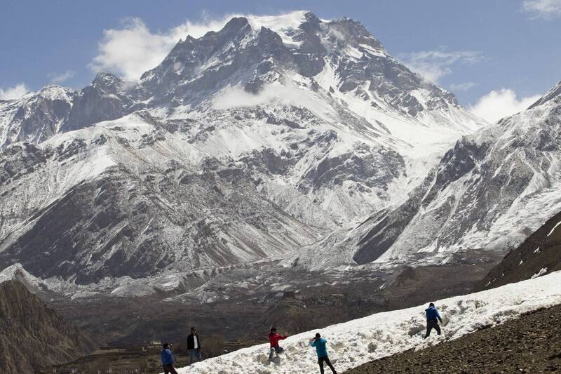 世界第七高峰道拉吉里峰，有5名俄羅斯登山客結一個繩隊一起摔死。道拉吉里峰示意圖。（歐新社）