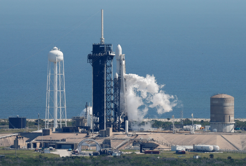 SpaceX研發和製造的獵鷹重型運載火箭本月14日在美國佛州甘迺迪太空中心將NASA的探測器發射升空，執行木衛二快船計畫。（路透）