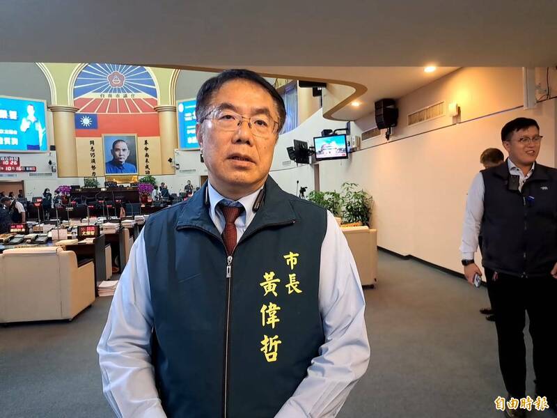 針對議員對海淡廠水質有疑慮，台南市長黃偉哲表示，會要求中央確保水質符合標準。（記者蔡文居攝）