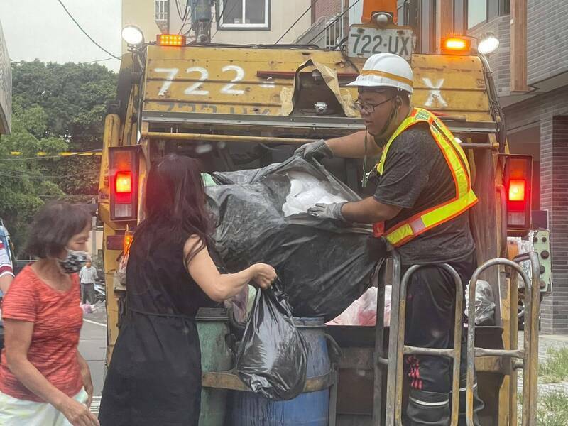 彰化縣從7月1日實施垃圾分類新制、提高整車退運標準以來，垃圾減量跟去年同期相較減少2成。（彰化縣環保局提供）