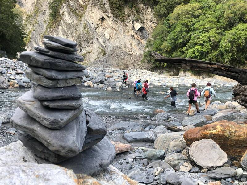 「〝原〞～來是這樣」活動將穿越萬大溪。（林保署南投分署提供）