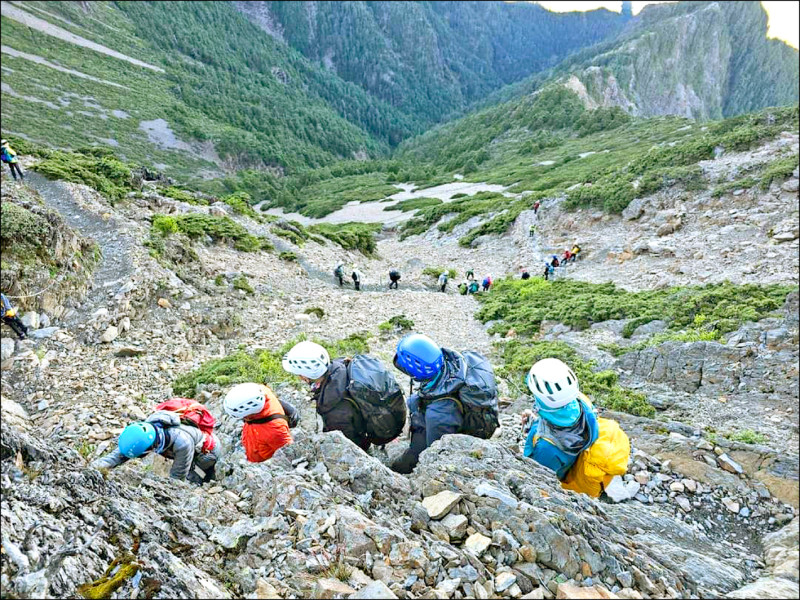 玉山主峰單攻今年已有5起山難，玉管處提醒切勿因抽不到排雲就貿然嘗試。（玉管處提供）