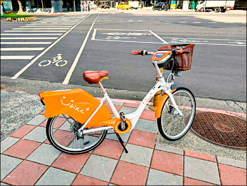 台北市議員李明賢表示，網路上有許多民眾騎YouBike2.0E上山下海的影片，交通局表示不鼓勵長距離騎乘。（資料照）