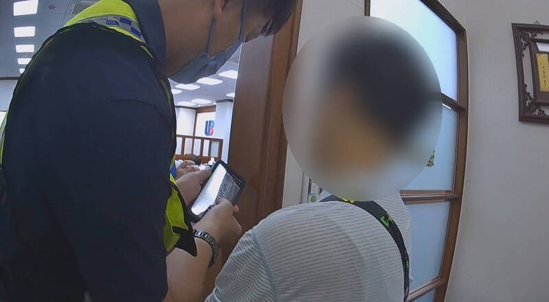 經員警勸說，謝婦才打消匯款念頭。（警方提供）